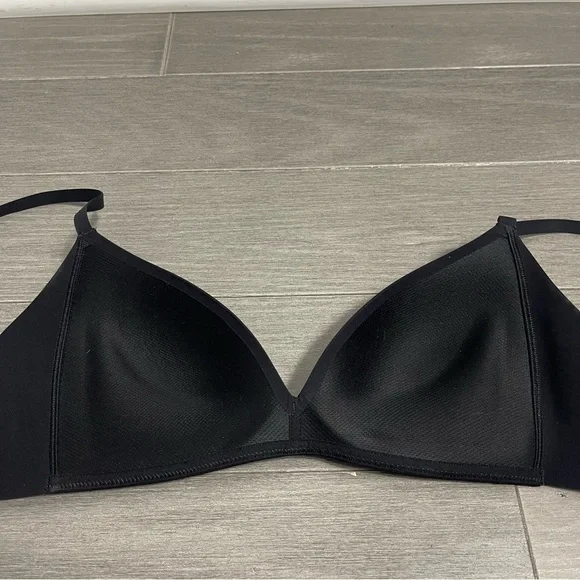 Lululemon Take Shape Bra in Black Padded Push Up Wireless Wire Free Bralette 32C - Picture 12 of 15
